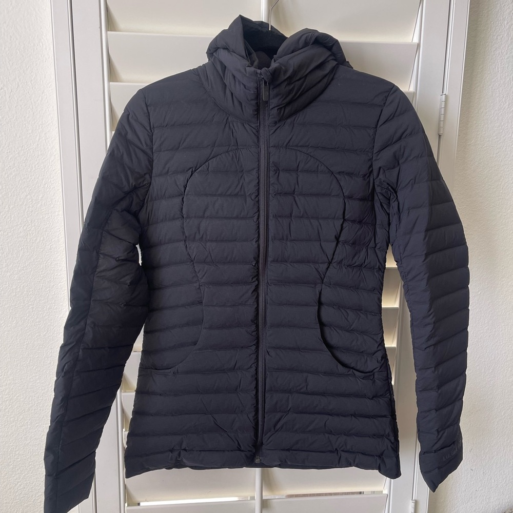 Lululemon Pack it Down Jacket in Black sz 6